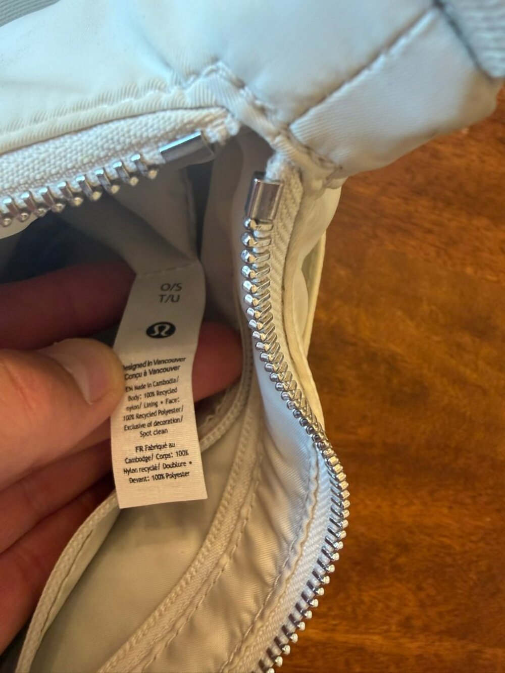 Lululemon City Essentials Mini Shoulder Bag 1L Butter Cream *Marks - Picture 5 of 6